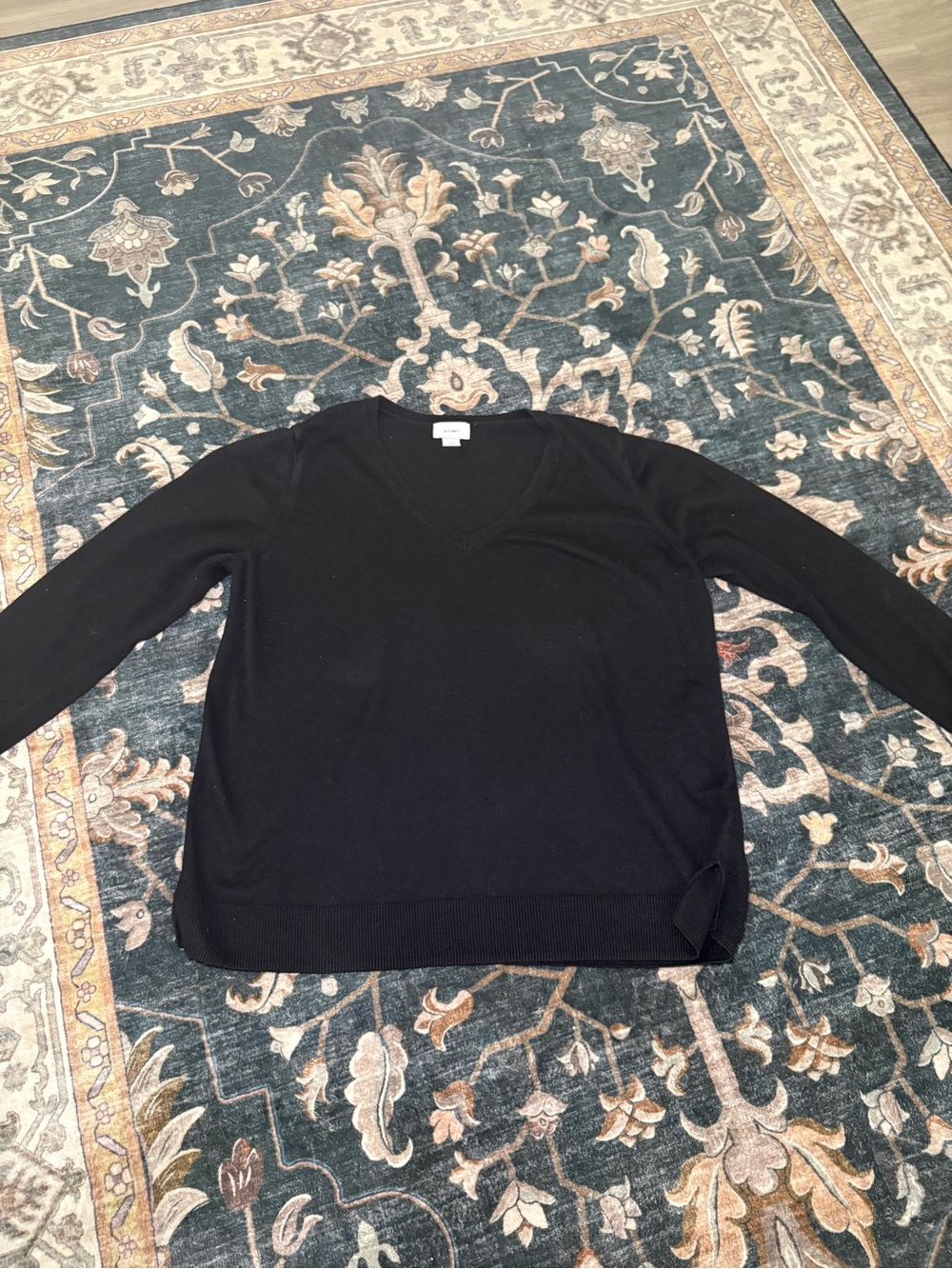Old Navy Black V-Neck Long Sleeve Sweater